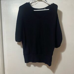Tahari top size medium